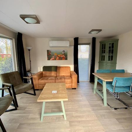 Chalet De Huismus Rijs Exterior photo